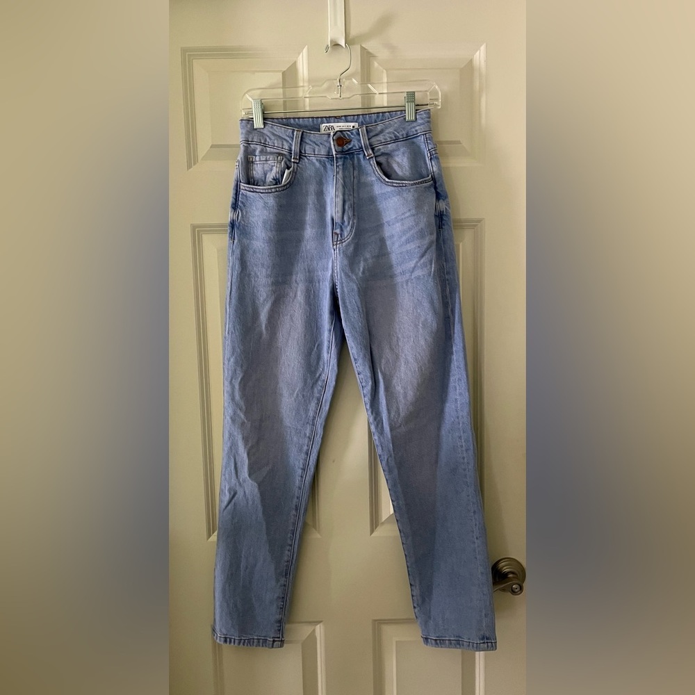 Women’s Zara light wash blue jeans denim size 4